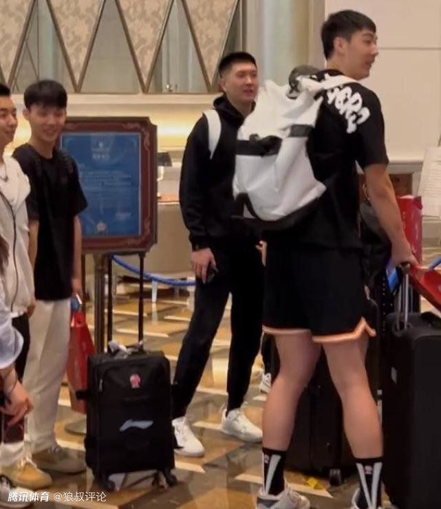 撸阿撸